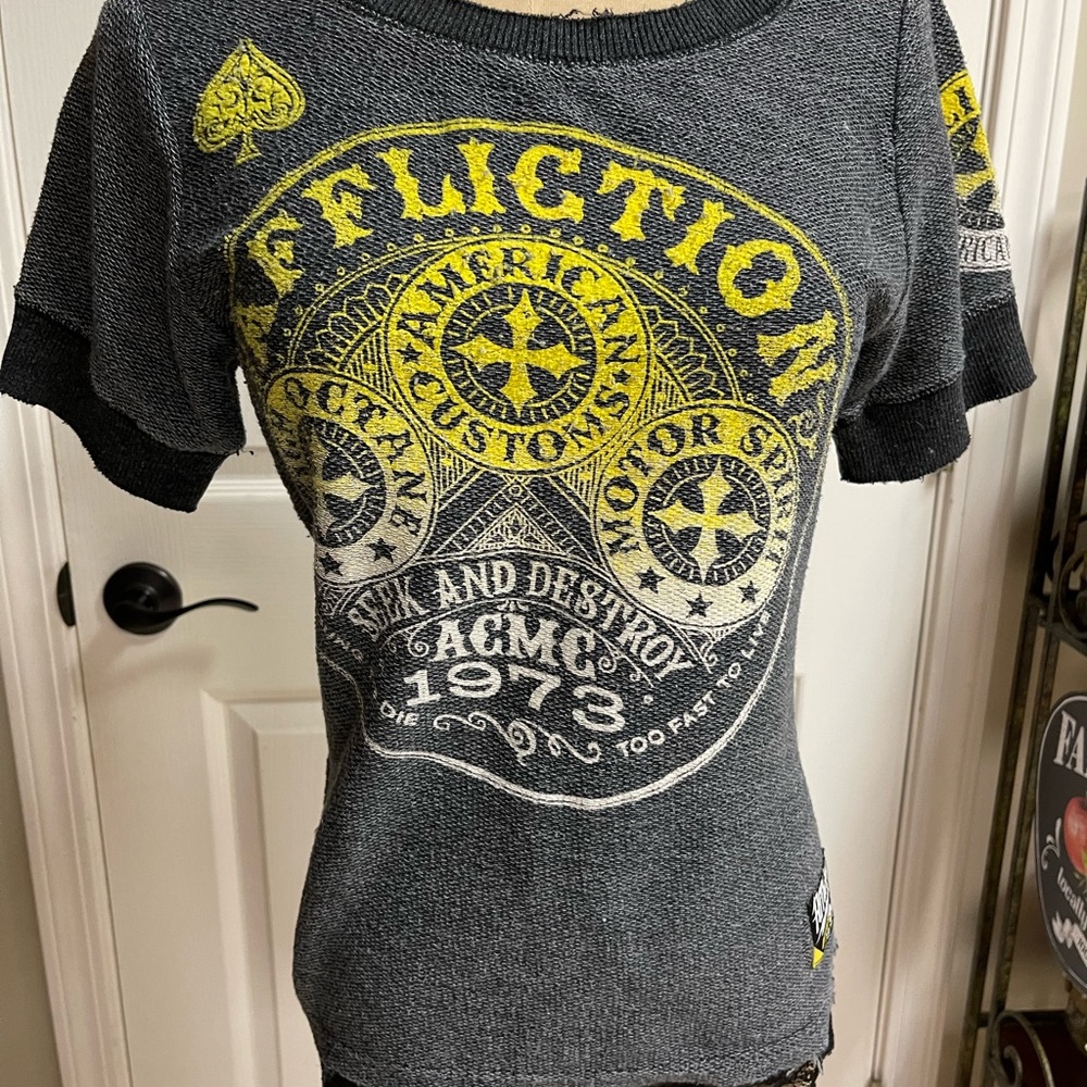 AFFLICTION retro style shirt-size M